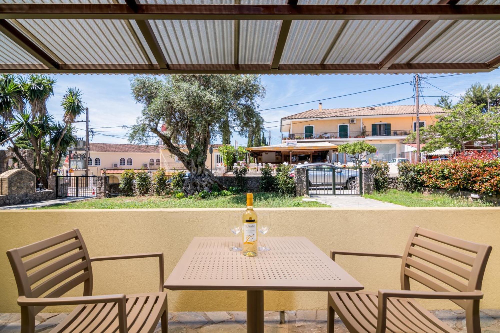 Helion Apartments Gouvia Dış mekan fotoğraf
